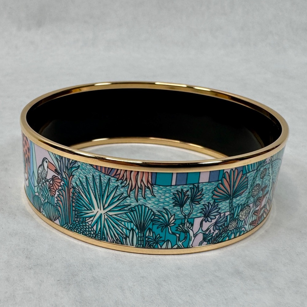 HERMES Animapolis Wide Enamel Bangle Bracelet - Yellow Gold / Miami - 70 mm - Picture 4 of 11